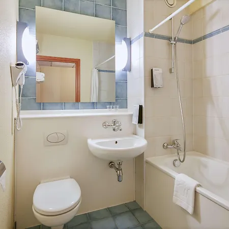 Campanile Hotel 2*